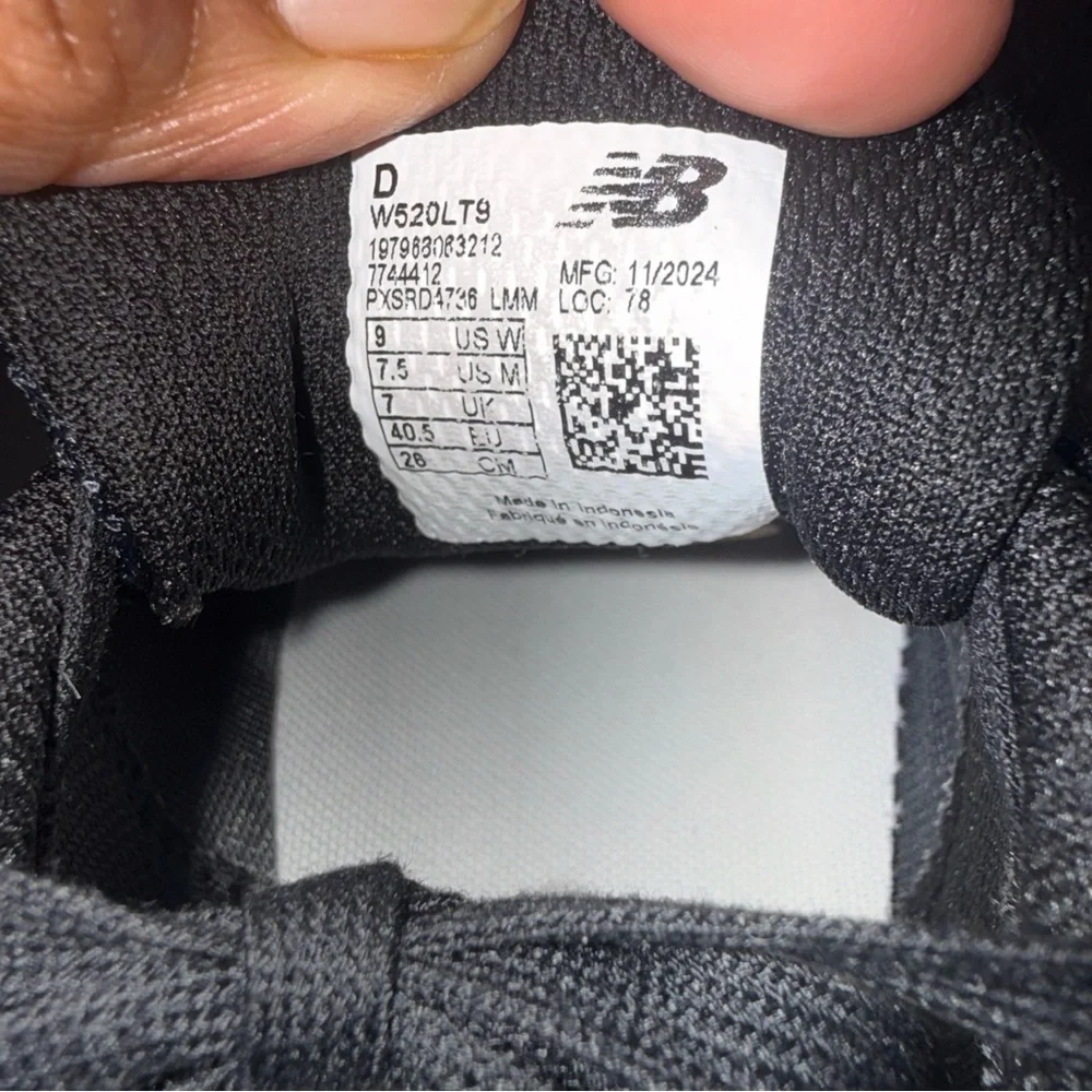 Size 9 - New Balance 520 Fresh Foam Black, Clean, No Box, W520LT9, Great Cond